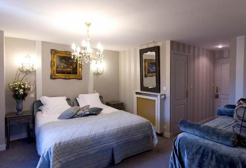 اتاق کلاسیک سه تخته, Chateau De Pray