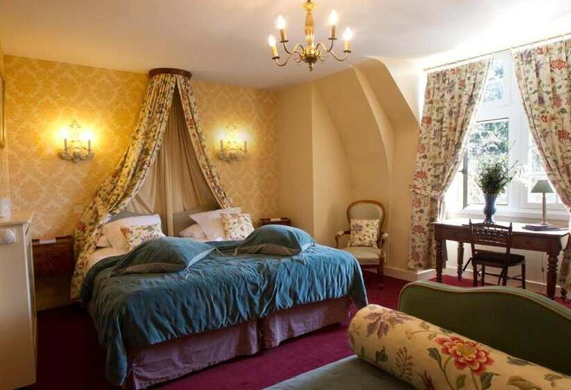 اتاق کلاسیک سه تخته, Chateau De Pray