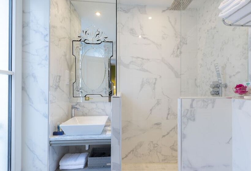 バルコニー付きスタンダードルーム, Cluny Square