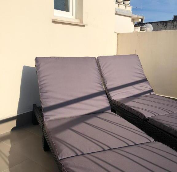 Номер Стандарт Вид на Море с Террасой, Courbet