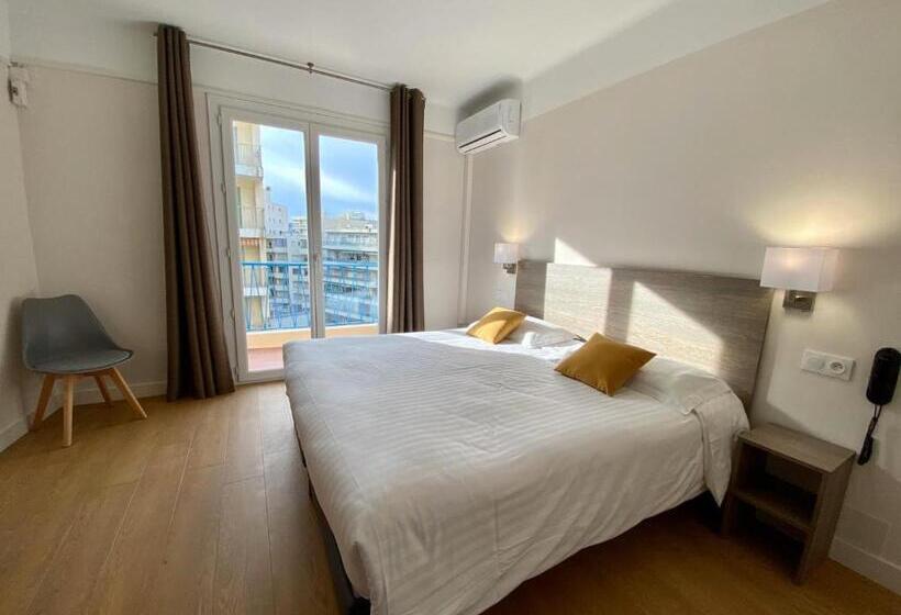 غرفة قياسية, Courbet