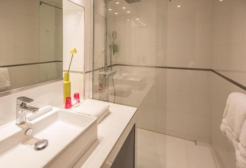 Трехместный Номер Superior, De France