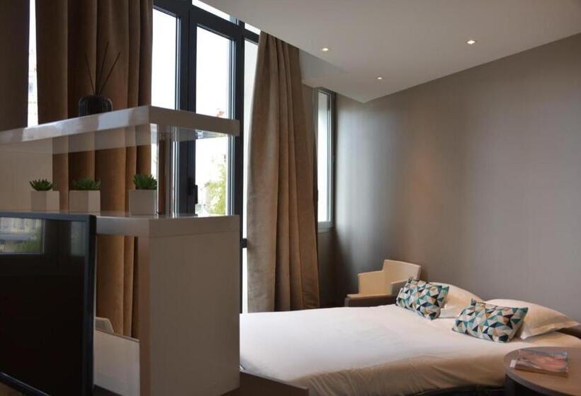 Полулюкс, De France