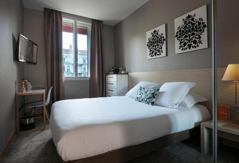 Номер Стандарт, De France