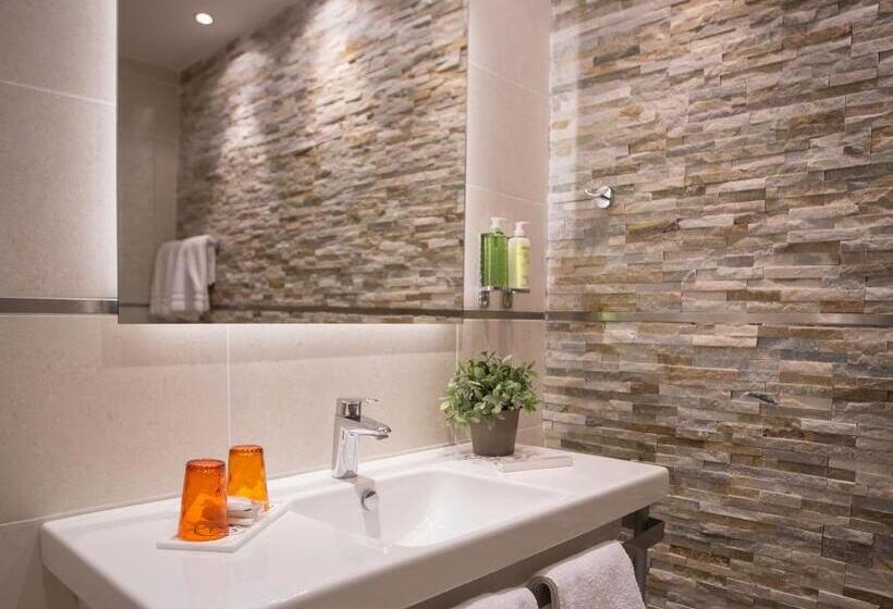 Номер Superior, De France