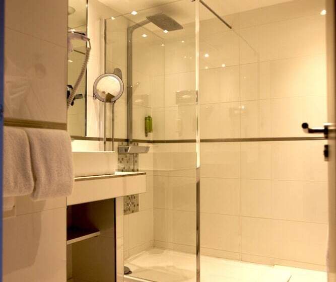 Трехместный Номер Superior, De France