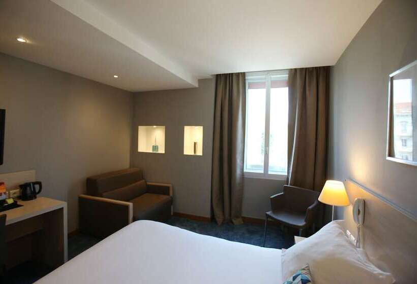 Трехместный Номер Superior, De France