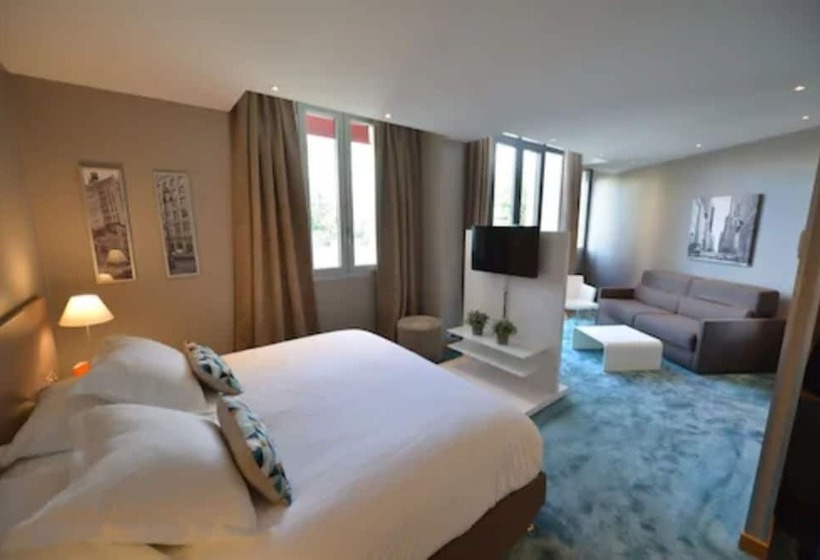 Номер Стандарт, De France