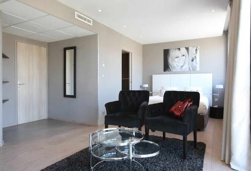 Номер Стандарт, De France