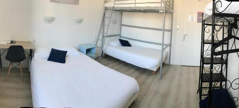 חדר משפחתי, De La Poste