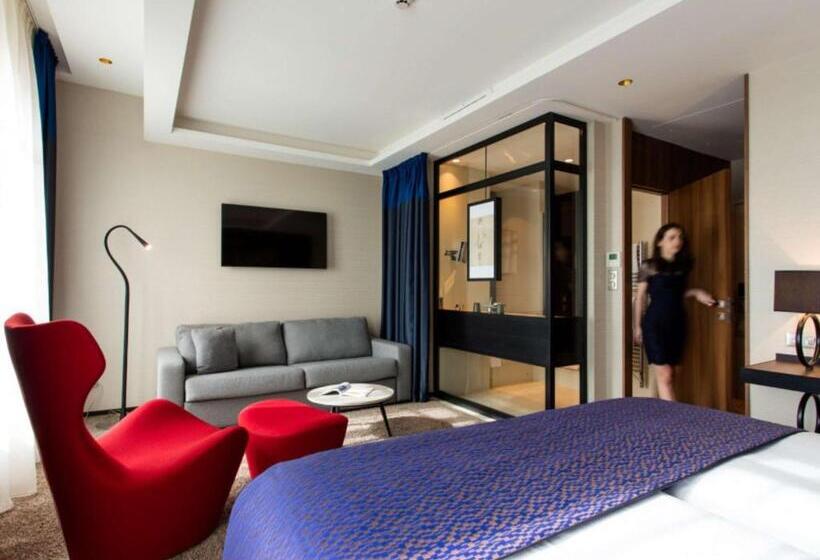 キングサイズベッドのデラックスルーム, Grand Hotel La Cloche Dijon   Mgallery