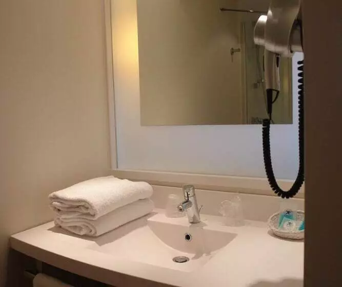 スタンダードルーム, Ibis Styles Chinon