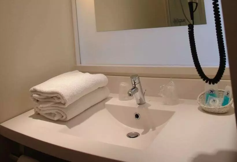 スタンダードルーム, Ibis Styles Chinon