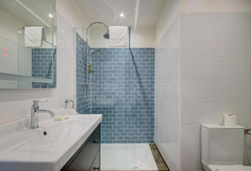 スタンダードトリプルルーム, Logis Hotel Le Blason De Provence