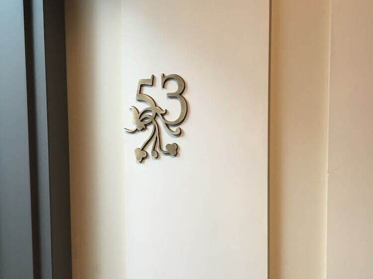 スタンダードシングルルーム, Les Tournelles