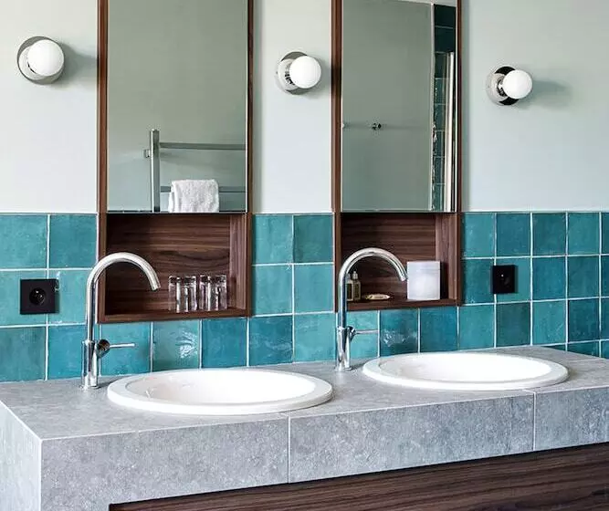 اتاق لوکس چهار تخته, New Hotel Le Quai   Vieux Port