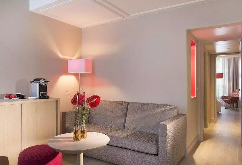 سوییت جونیور, Hôtel & Spa Oceania L Univers Tours