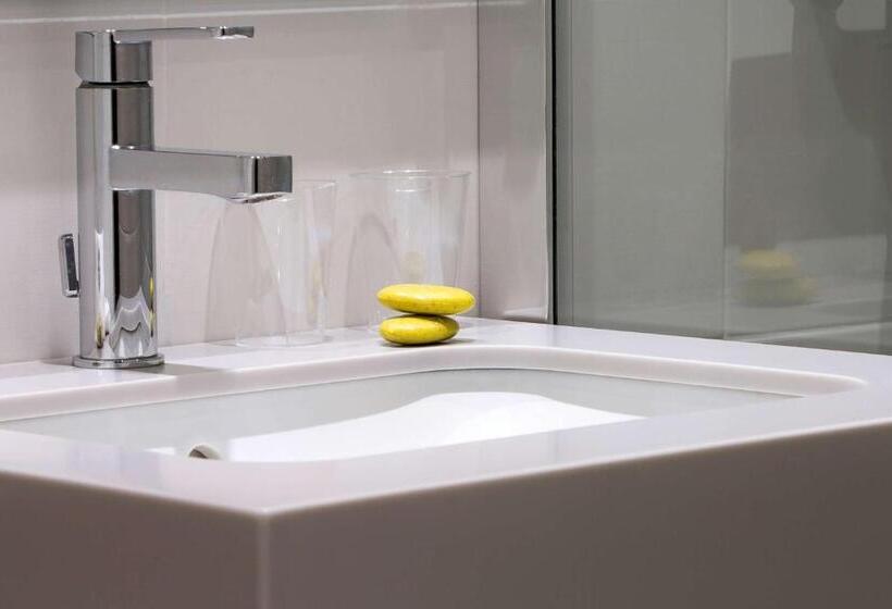 Chambre Supérieure, Paris Italie