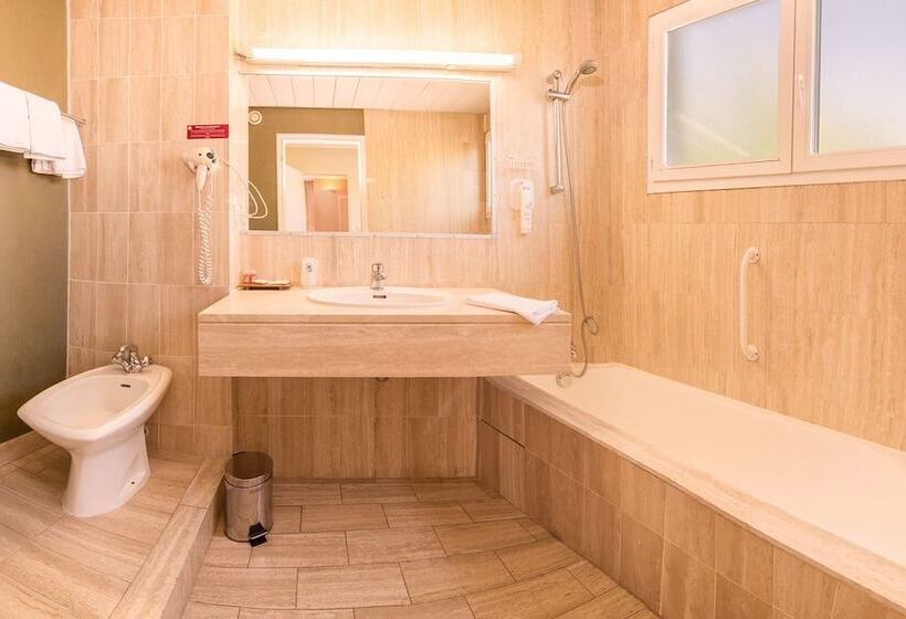 Студия Стандарт, Logis Hôtel Cartier
