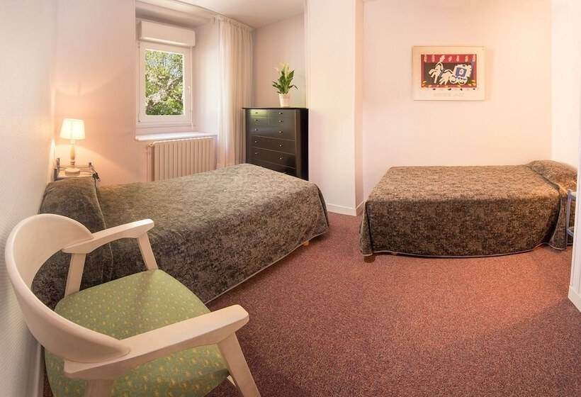 דירת חדר, Logis Hôtel Cartier