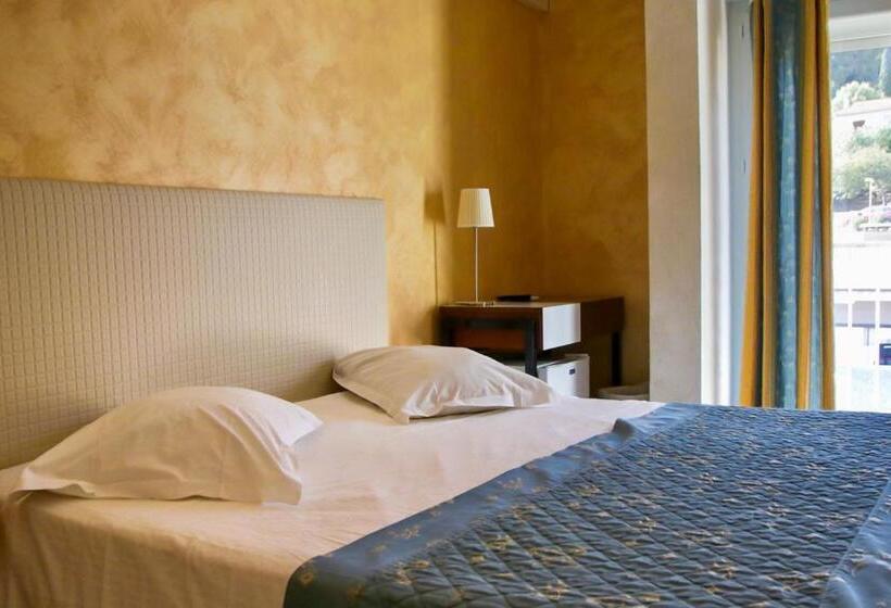 חדר סטנדרט, Anglade