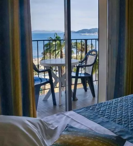 Habitación Estándar Vista Mar Lateral, Anglade