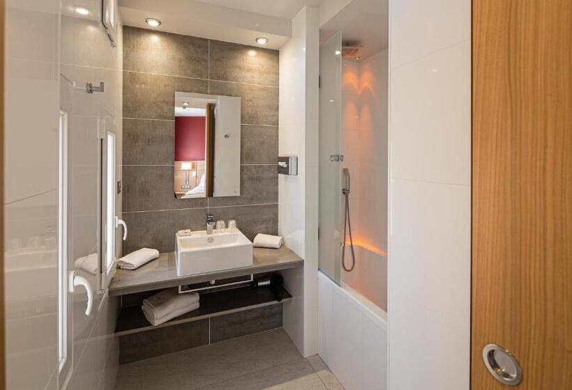 اتاق خانوادگی, Best Western Plus Le Lavarin