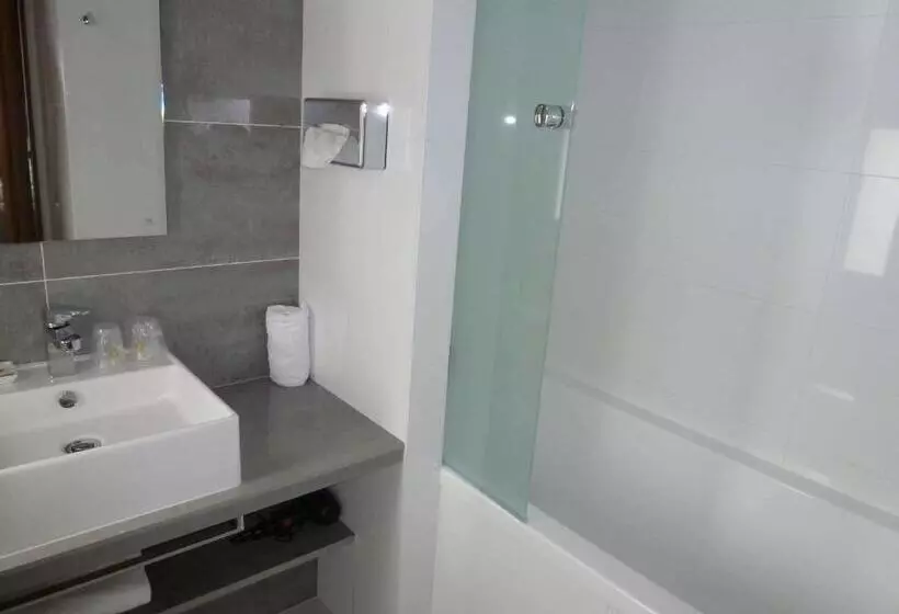 اتاق خانوادگی, Best Western Plus Le Lavarin
