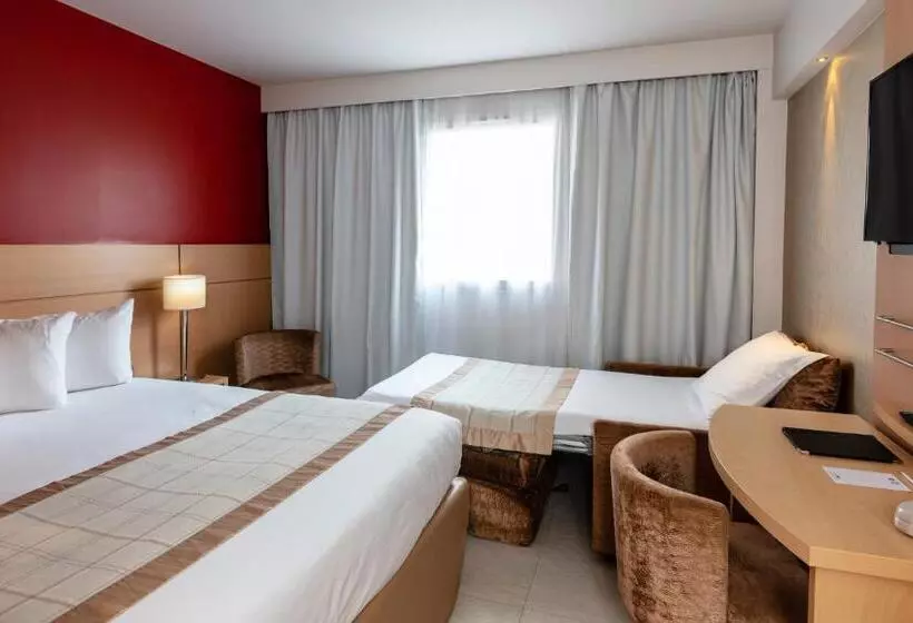 اتاق ساده سه‌ نفره, Best Western Plus Le Lavarin