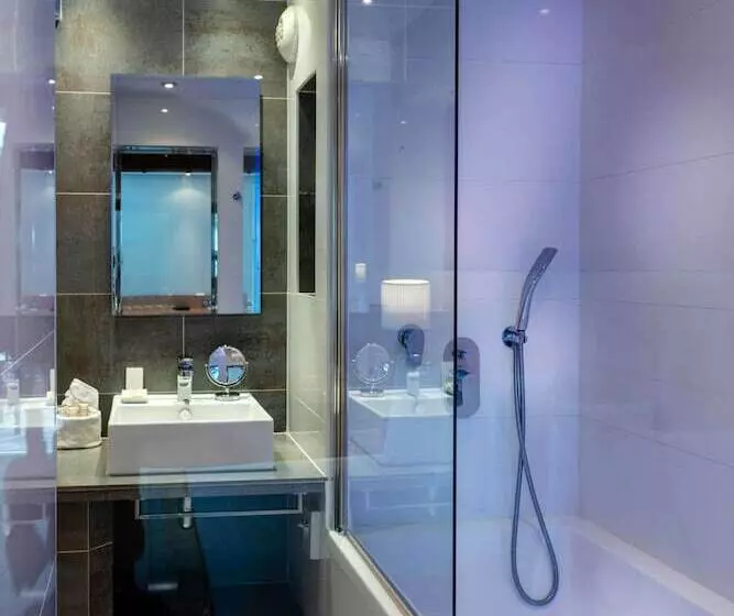 Perhehuone Yhdistettävä, Best Western Plus Le Lavarin