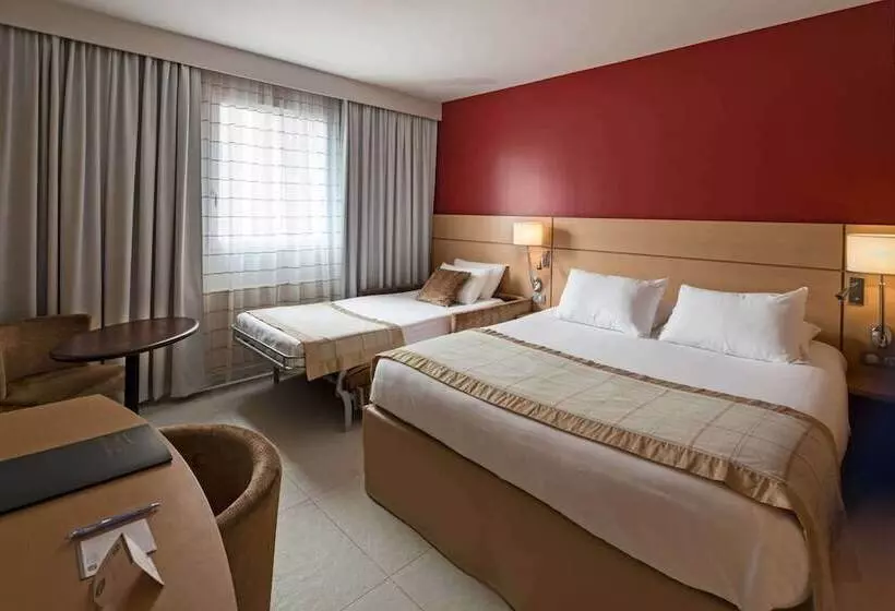 Perhehuone Yhdistettävä, Best Western Plus Le Lavarin