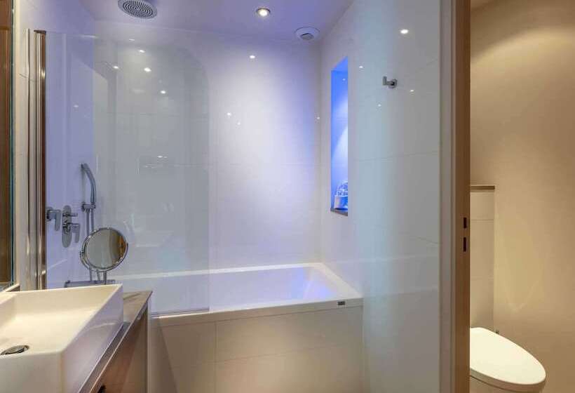 اتاق خانوادگی, Best Western Plus Le Lavarin