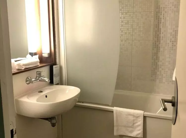 ダブルベッドスタンダードルーム, Campanile Montpellier Est  Le Millenaire