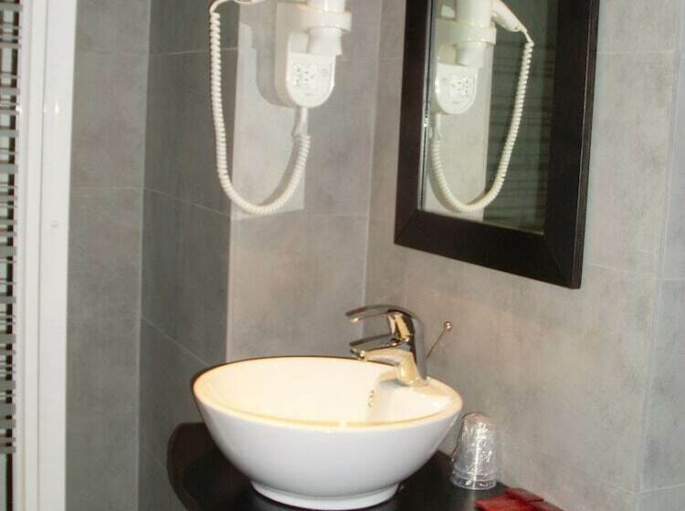 スタンダードトリプルルーム, De Suede