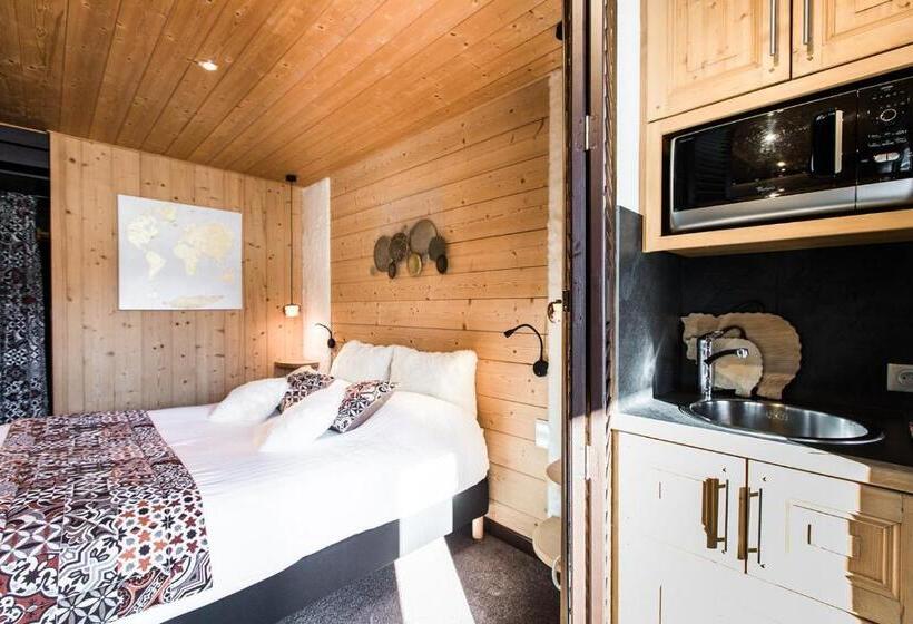 اتاق خانوادگی, Hôtel La Bergerie