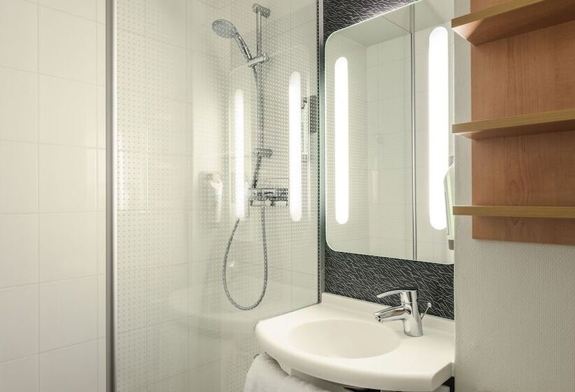 غرفة قياسية, Ibis Cergypontoise Le Port