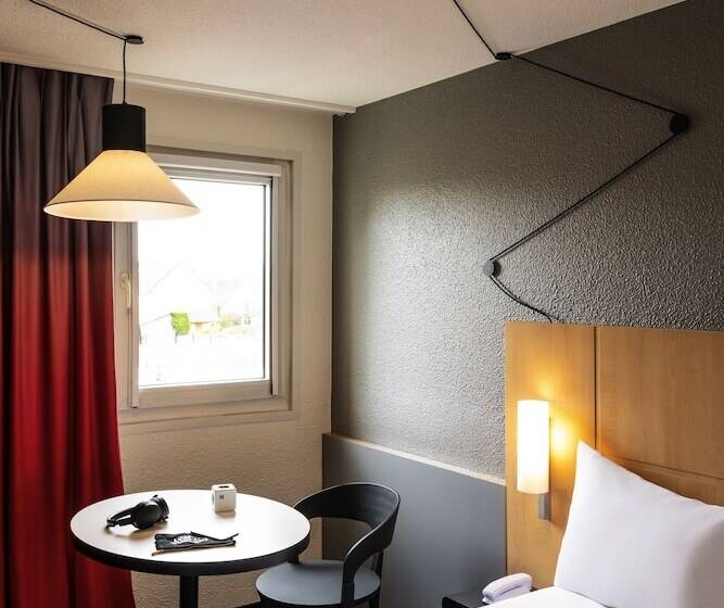 غرفة قياسية, Ibis Cergypontoise Le Port