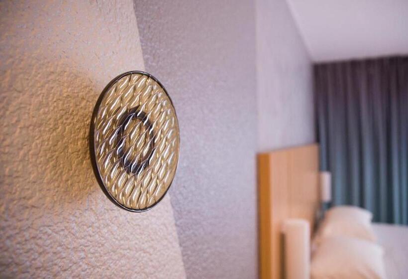 Номер Стандарт, Ibis Rennes Beaulieu