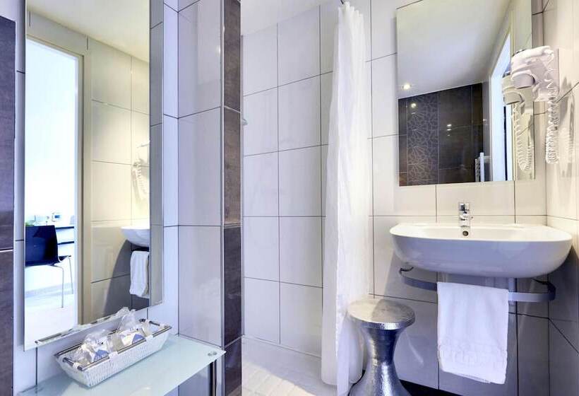 标准间, Hôtel Restaurant Kyriad Fréjus