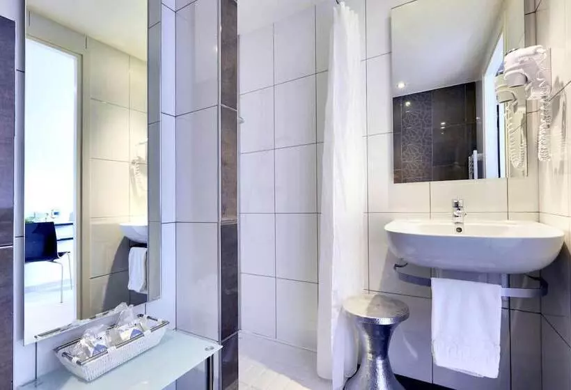اتاق استاندارد, Hôtel Restaurant Kyriad Fréjus