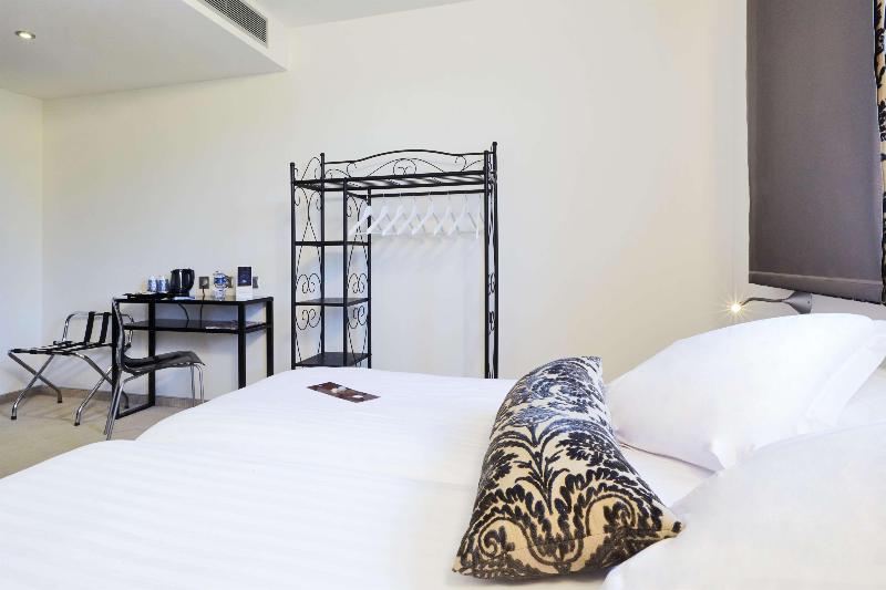 标准间, Hôtel Restaurant Kyriad Fréjus