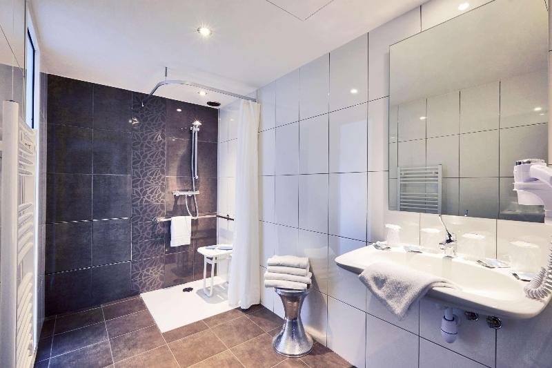 标准间, Hôtel Restaurant Kyriad Fréjus