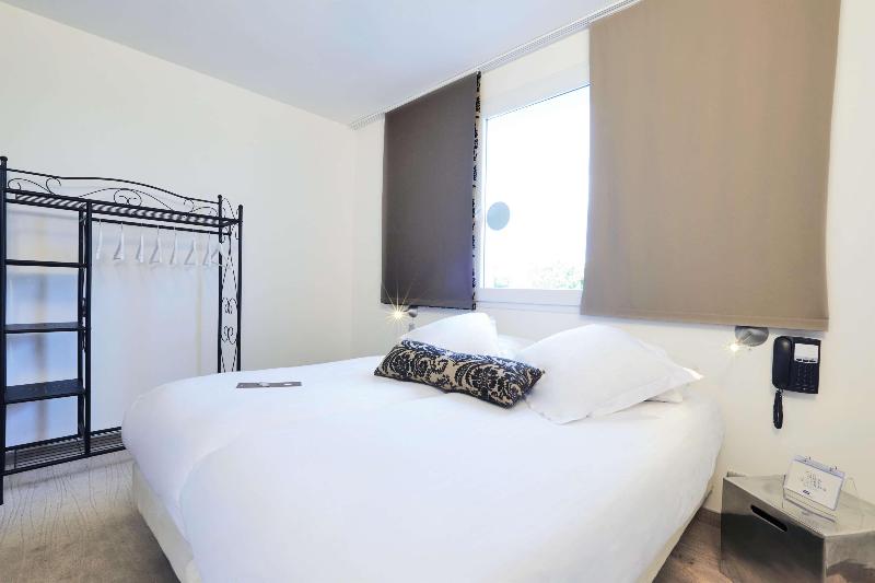 标准间, Hôtel Restaurant Kyriad Fréjus