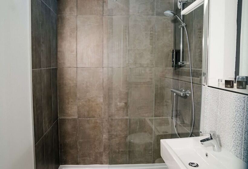 标准间带双人床, Hôtel Kyriad Lille Nord   Roncq