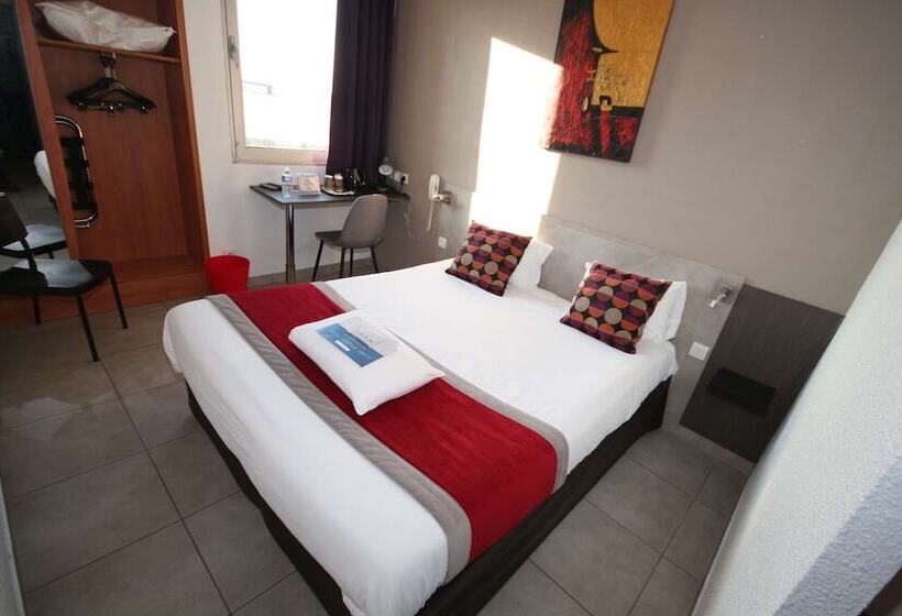 Номер Стандарт, Kyriad Martigues Sud