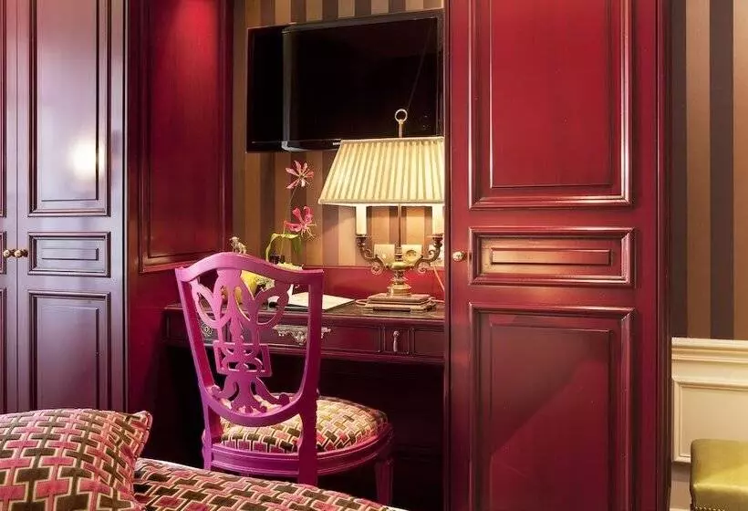 Chambre Classique, La Maison Favart