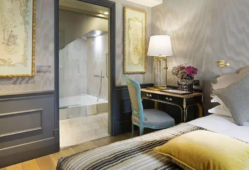 Chambre Basic, La Maison Favart