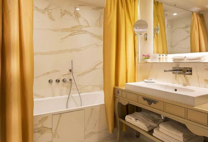 ベーシックルーム, La Maison Favart