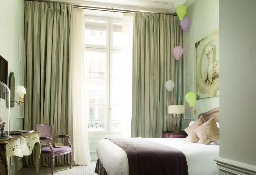 Suite Familiale, La Maison Favart