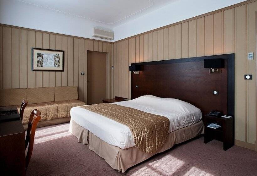 חדר סטנדרט לשלושה, Le Grand